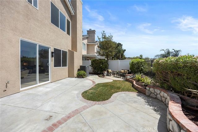 1023 S Brianna Way, Anaheim Hills, CA 92808