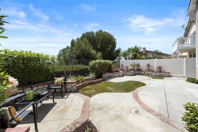 1023 S Brianna Way, Anaheim Hills, CA 92808