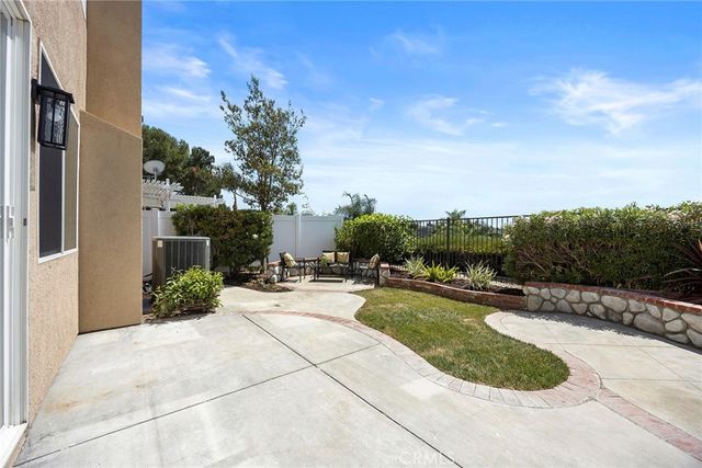 1023 S Brianna Way, Anaheim Hills, CA 92808