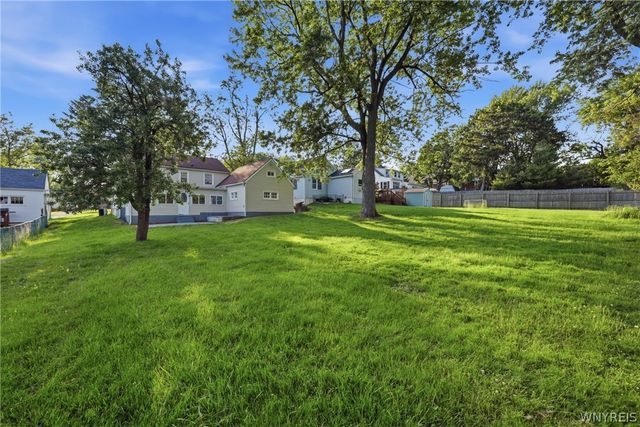 51 Hillcrest Drive, West Seneca, NY 14224