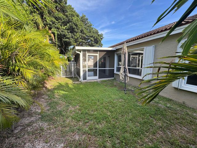 18750 Caspian Circle, Boca Raton, FL 33496