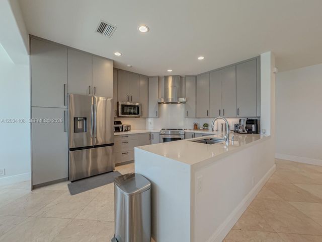2574 Jardin Way, Weston, FL 33327