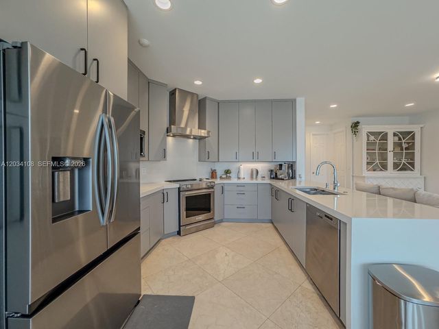 2574 Jardin Way, Weston, FL 33327