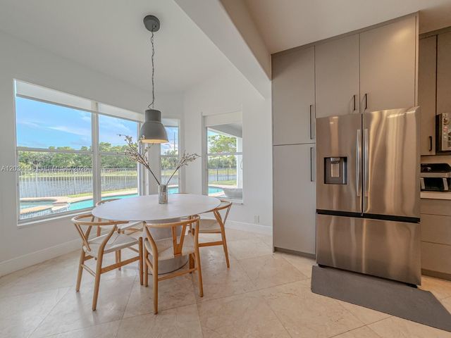 2574 Jardin Way, Weston, FL 33327