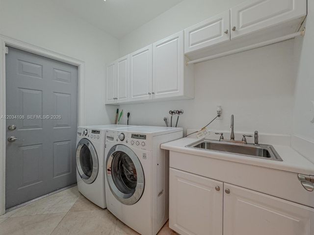 2574 Jardin Way, Weston, FL 33327