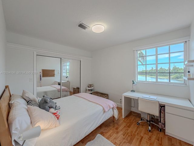 2574 Jardin Way, Weston, FL 33327