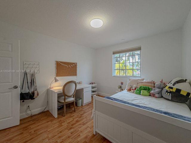 2574 Jardin Way, Weston, FL 33327