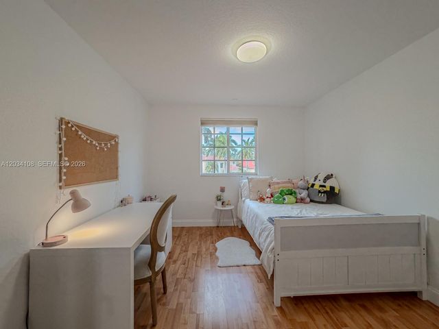 2574 Jardin Way, Weston, FL 33327