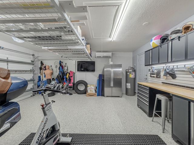 2574 Jardin Way, Weston, FL 33327
