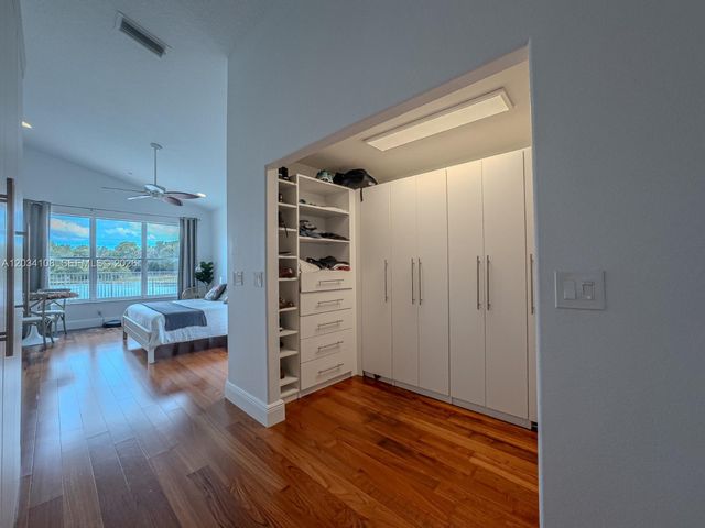 2574 Jardin Way, Weston, FL 33327