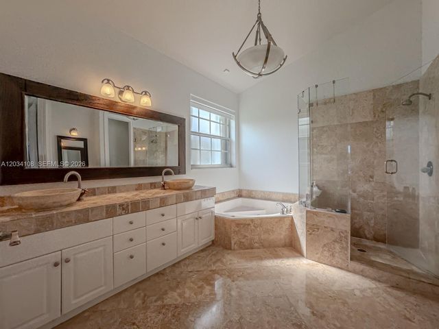 2574 Jardin Way, Weston, FL 33327