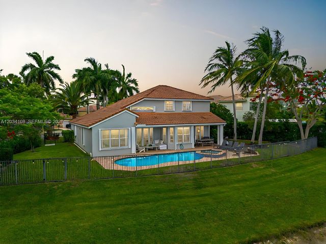 2574 Jardin Way, Weston, FL 33327