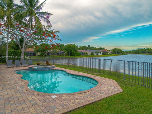 2574 Jardin Way, Weston, FL 33327