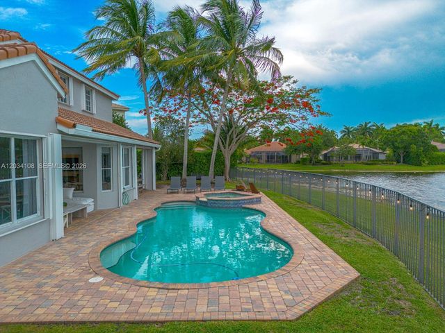 2574 Jardin Way, Weston, FL 33327