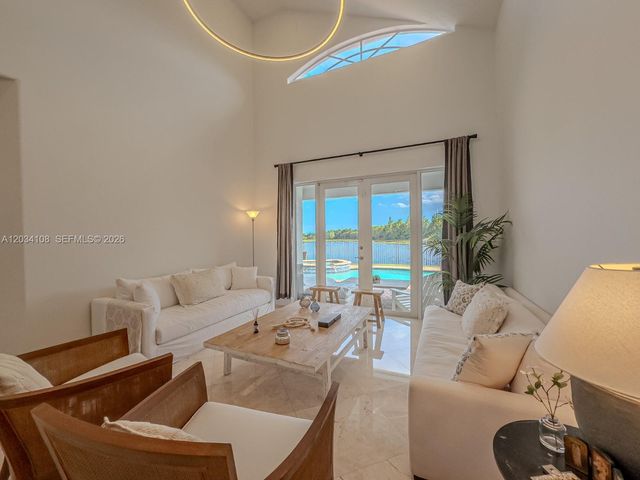 2574 Jardin Way, Weston, FL 33327
