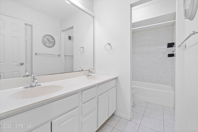 200 Portland Road D12, Highlands, NJ 07732