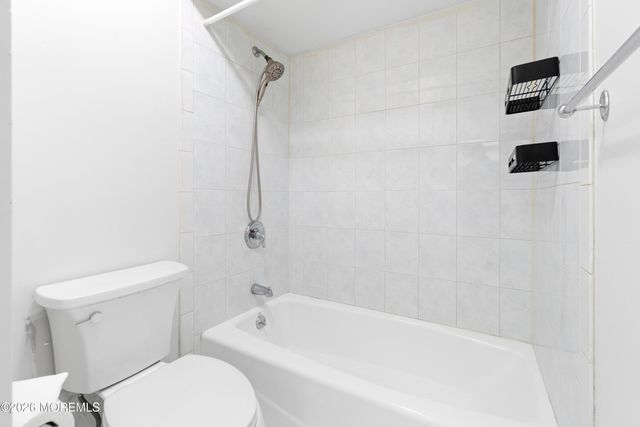 200 Portland Road D12, Highlands, NJ 07732