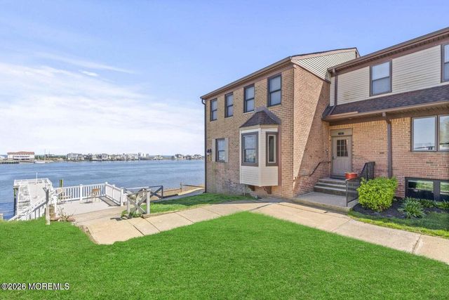 200 Portland Road D12, Highlands, NJ 07732