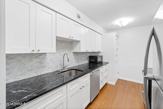 200 Portland Road D12, Highlands, NJ 07732