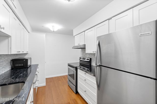 200 Portland Road D12, Highlands, NJ 07732