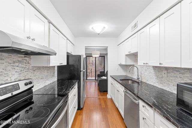 200 Portland Road D12, Highlands, NJ 07732