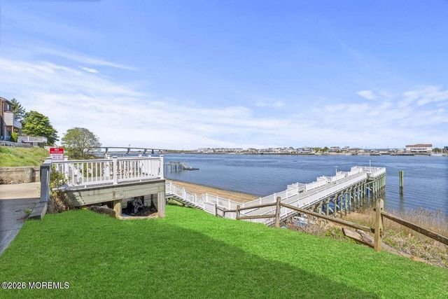 200 Portland Road D12, Highlands, NJ 07732