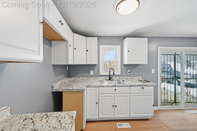 4147 Burton Street, Inkster, MI 48141