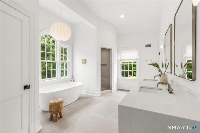 256 Country Club Road, New Canaan, CT 06840