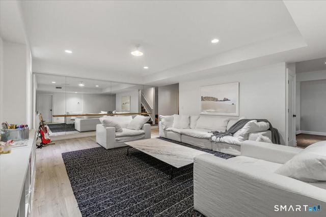 256 Country Club Road, New Canaan, CT 06840