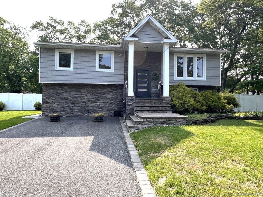 35 Junard Boulevard, Port Jefferson Station, NY 11776