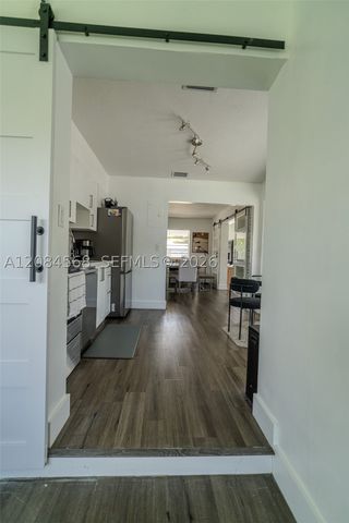 2533 Wiley St, Hollywood, FL 33020