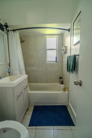 2533 Wiley St, Hollywood, FL 33020