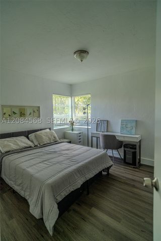 2533 Wiley St, Hollywood, FL 33020