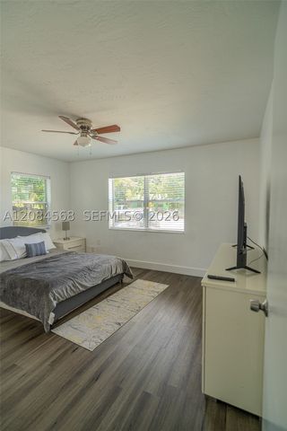 2533 Wiley St, Hollywood, FL 33020