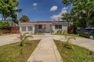 2533 Wiley St, Hollywood, FL 33020