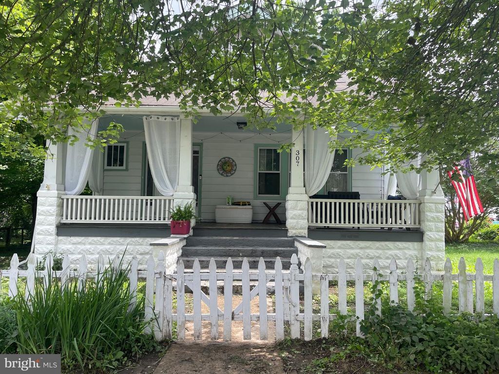 307 CLINTON ST, Delaware City, DE 19706