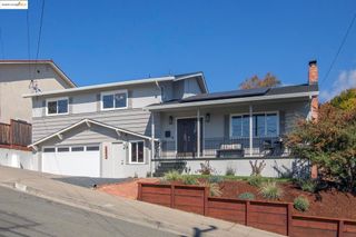 2850 Jennifer Dr, Castro Valley, CA 94546