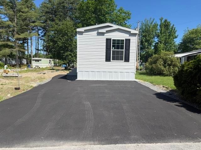13 Noble Place, Londonderry, NH 03053