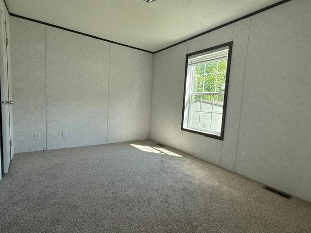 13 Noble Place, Londonderry, NH 03053