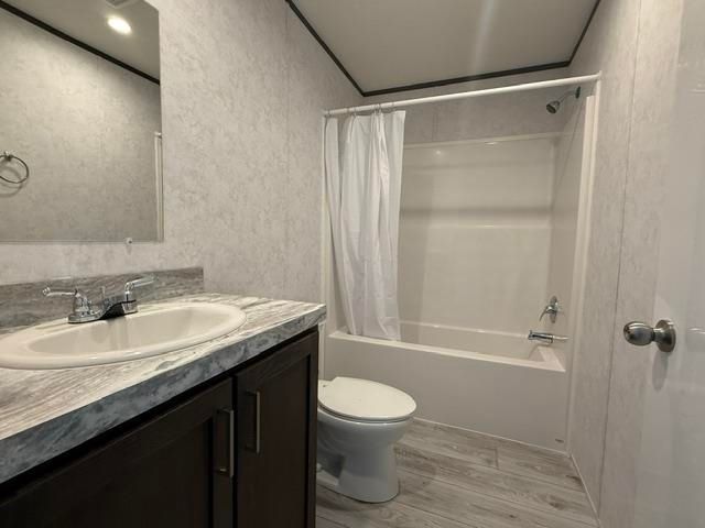 13 Noble Place, Londonderry, NH 03053