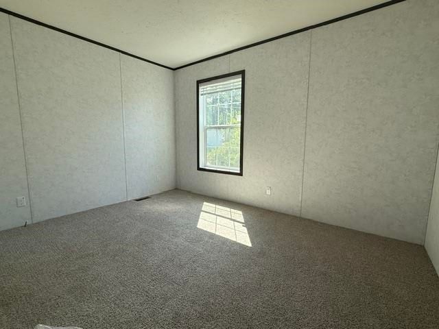 13 Noble Place, Londonderry, NH 03053