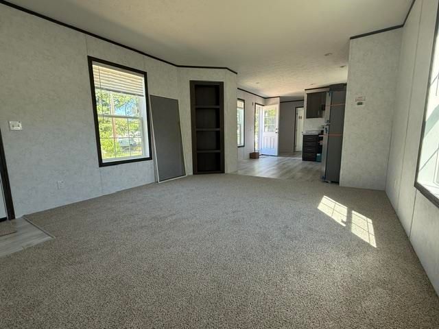 13 Noble Place, Londonderry, NH 03053