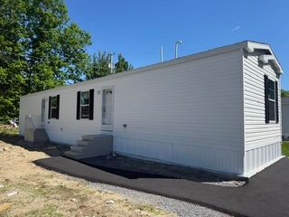 13 Noble Place, Londonderry, NH 03053