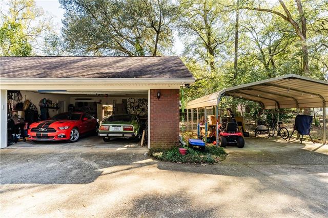 204 Bayou E Avenue, Satsuma, AL 36572