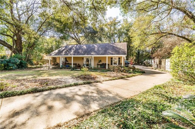 204 Bayou E Avenue, Satsuma, AL 36572