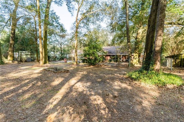 204 Bayou E Avenue, Satsuma, AL 36572