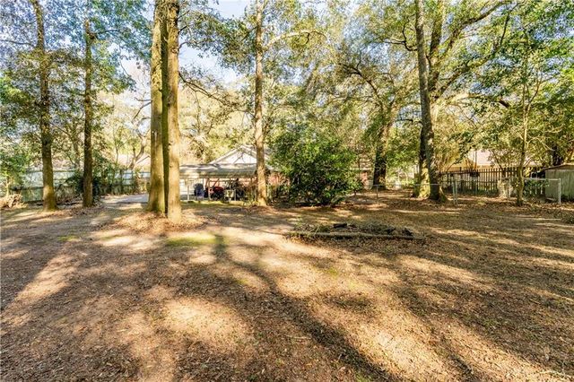 204 Bayou E Avenue, Satsuma, AL 36572