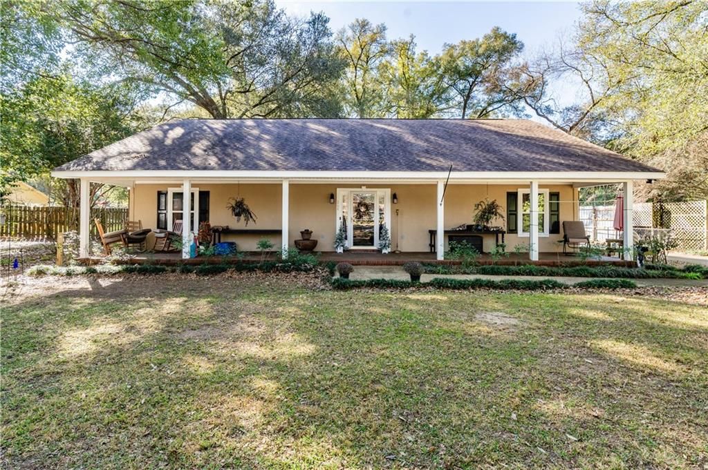204 Bayou E Avenue, Satsuma, AL 36572