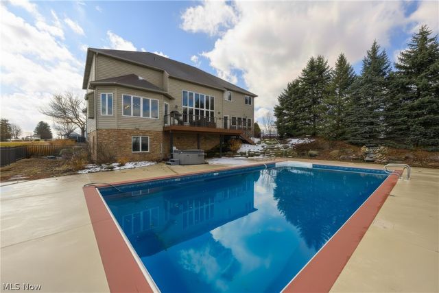 1617 Charolais Street NW, Uniontown, OH 44685