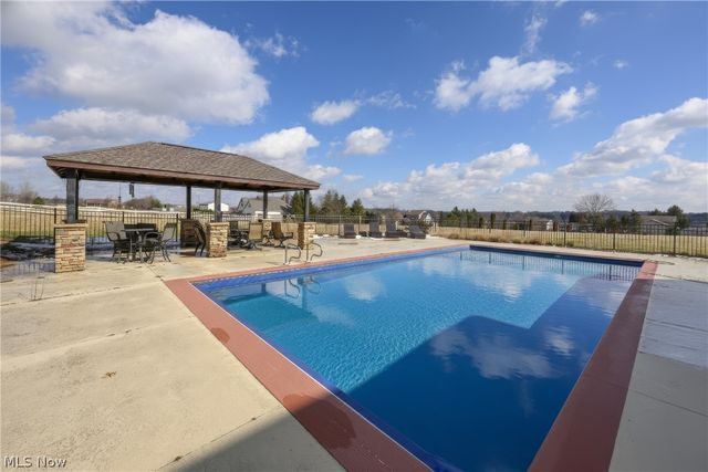 1617 Charolais Street NW, Uniontown, OH 44685